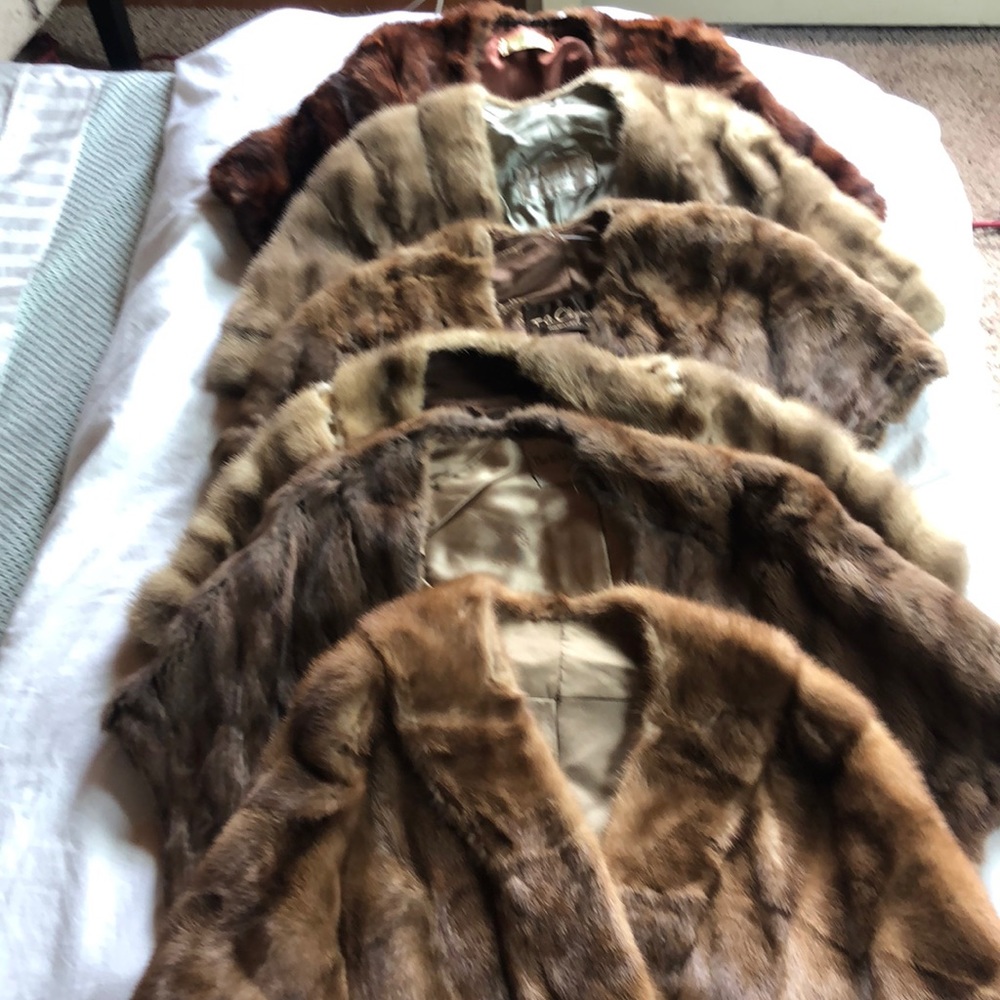 Set of 6 fur shawls - perfect for winter wedding!